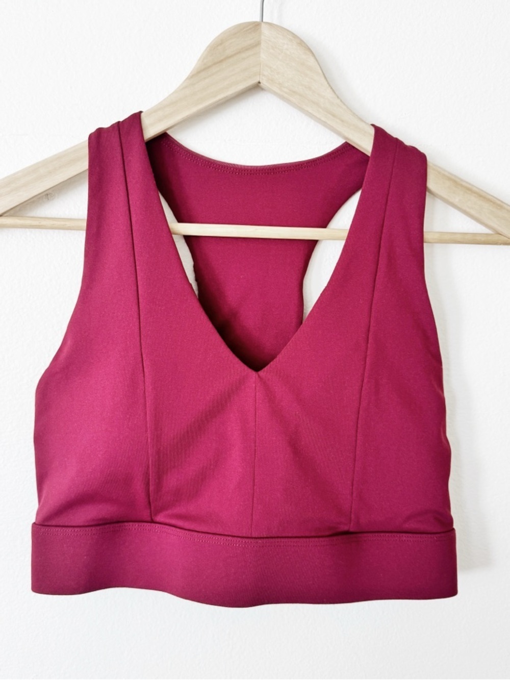 Fabletics maroon V-Neck Racerback Sports Bra ~Medium
